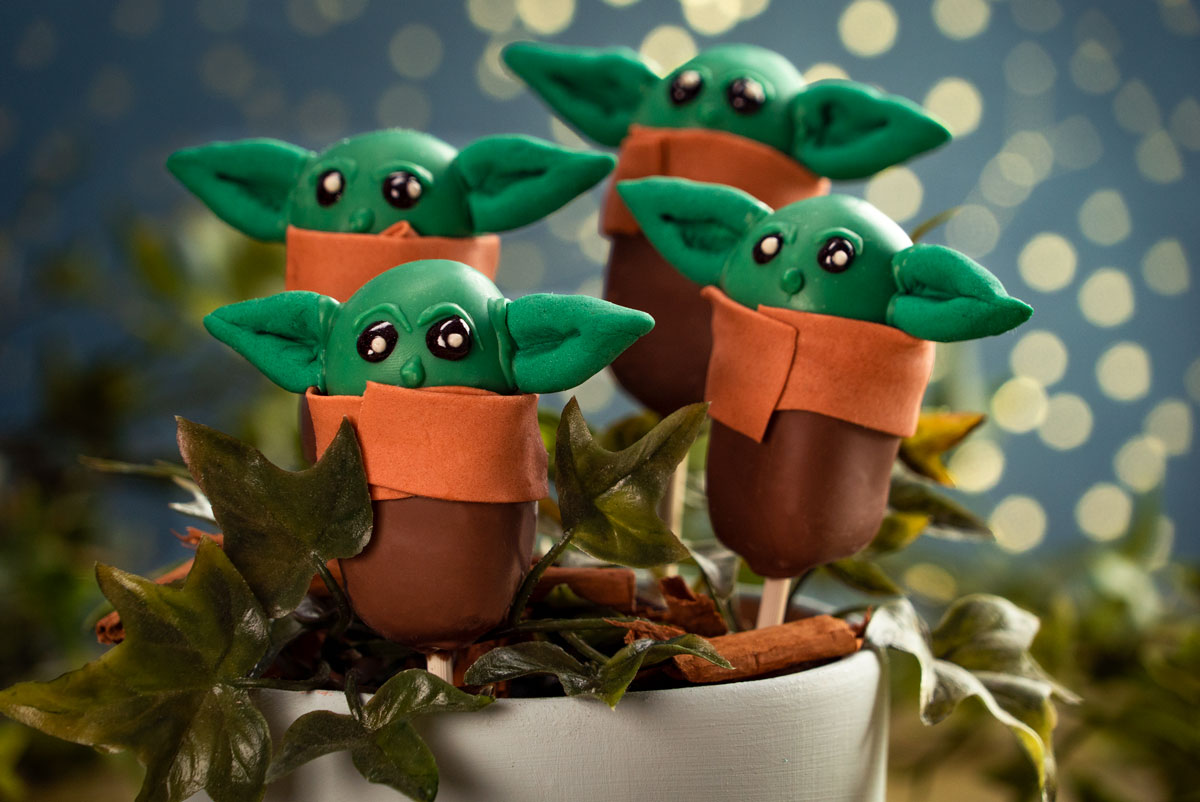 Baby Yoda Cake Pops